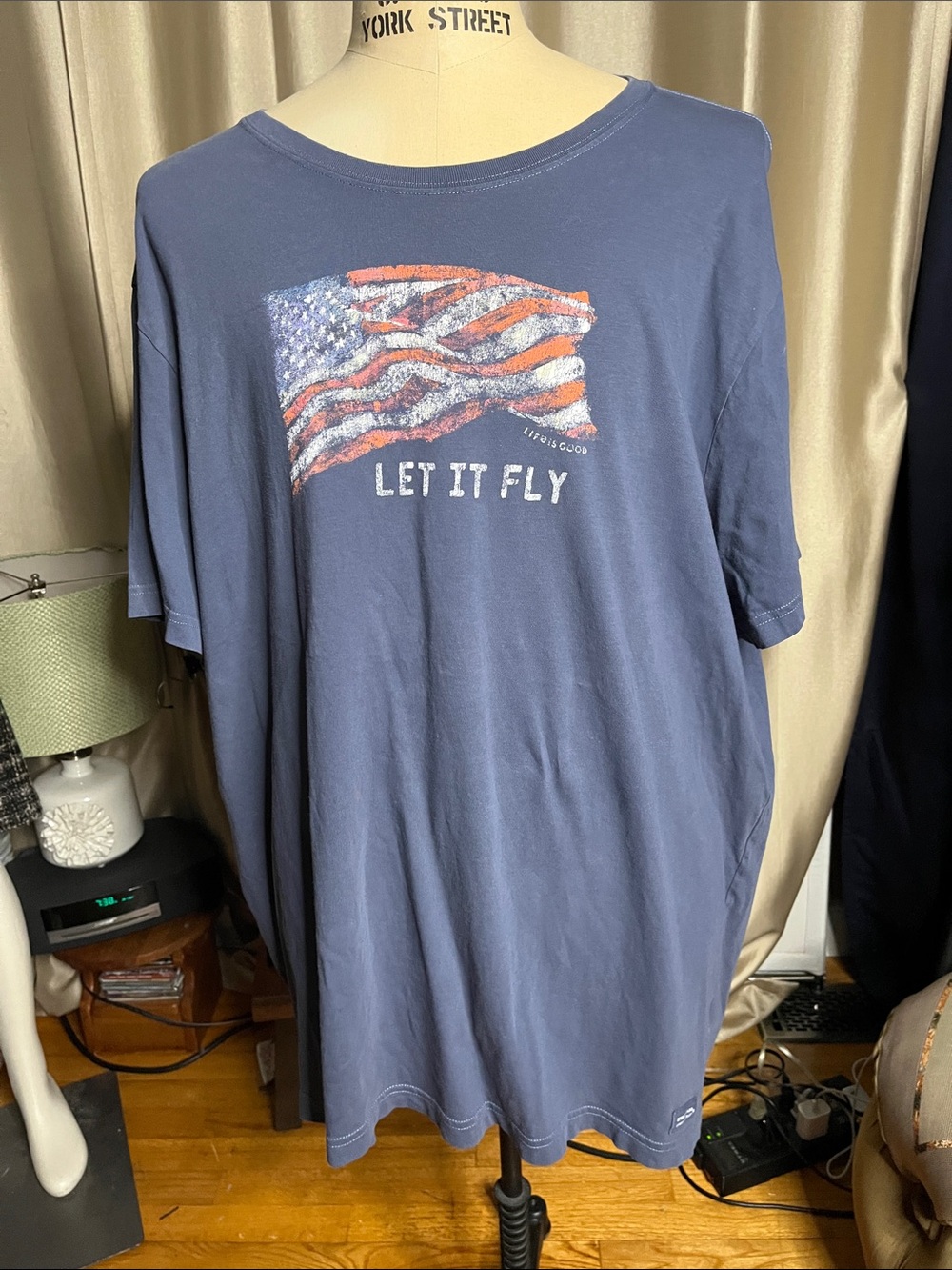 Vintage Life is Good Peruvian 100 Peruvian cotton LET IT FLY 2009 XXXL